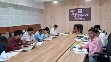 पौड़ी: जिलाधिकारी की अध्यक्षता में जल जीवन मिशन की प्रगति की समीक्षा बैठक हुई, कहा- पानी की शिकायतों का तत्काल निस्तारण करें