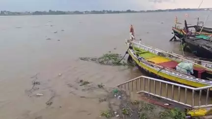 बक्सर: बक्सर में 6 सेमी/घंटे की रफ़्तार से बढ़ रहा जलस्तर, 30 पंचायतों में बाढ़ का खतरा