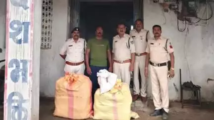 बैरसिया: पुलिस अधीक्षक प्रमोद कुमार सिन्हा के निर्देशन में भोपाल पुलिस की बड़ी कार्रवाई, अवैध शराब जब्त