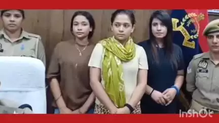 सोशल मीडिया पर गंदी गंदी गालियां देकर अश्लीलता फैलाने वाली संभल के असमोली थाना क्षेत्र की महक और परी को अन्य एक के साथ संभल पुलिस ने जेल भेजा संभल पुलिस अधीक्षक ने क्या जानकारी दी इस वीडियो में सुने