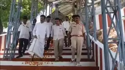 పట్టణంలోని విజ్ఞానగిరి కొండపై వెలసి ఉన్న కుమారస్వామి ఆడికృతిక ఉత్సవ ఏర్పాట్లు పరిశీలించిన ఆలయ ఈవో బాపిరెడ్డి, సీఐ గోపి