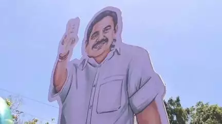 தஞ்சாவூர்: திமுக ஆட்சியில் குற்றவாளிகளுக்கு பயமில்லை புதிய பேருந்து நிலையம் அருகே முன்னாள் அமைச்சர் காமராஜ் பேட்டி