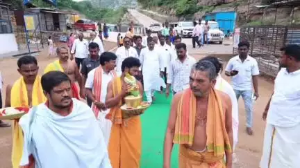 మద్దిలేటి స్వామిని దర్శించుకున్న డోన్ ఎమ్మెల్యే కోట్ల జయ సూర్య ప్రకాష్ రెడ్డి