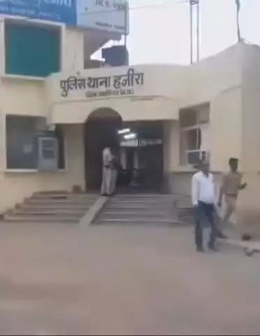 ग्वालियर गिर्द: बच्चे को सोता छोड़ महिला ने फांसी लगाई, पुलिस जांच में जुटी