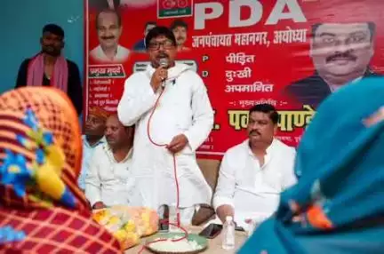 सपा महानगर कमेटी ने दर्शन नगर वार्ड में भाजपा सरकार की जनविरोधी नीतियों के खिलाफ लोगों को जागरूक किया