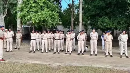 डुमरा: सीतामढ़ी पुलिस केंद्र में परेड और पीटी का अभ्यास, अनुशासन और टीम भावना पर ज़ोर