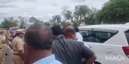 उत्तर सोलापूर: प्रविण गायकवाड यांच्या तोडांला काळा फासणार्‍यावर कारवाई करा संभाजी ब्रिगेडचे उपमूख्यमंत्री अजित पवार यांना निवेदन