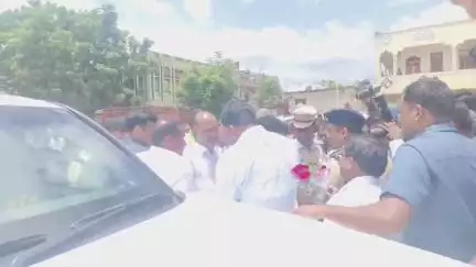 సిరిసిల్ల: మోదీ గిఫ్ట్ పేరుతో టెన్త్ విద్యార్థులందరికీ సైకిలను పంపిణీ చేసిన కేంద్ర హోంశాఖ సహాయ మంత్రి బండి సంజయ్