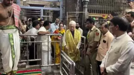 இராமேஸ்வரம்: தெலுங்கானா ஆளுநர் ராமநாத சுவாமி கோவிலில் தனது மனைவியுடன் சாமி தரிசனம்: ஒரு மணி நேரத்துக்கு மேலாக பக்தர்கள் சாமி தரிசனம் செய்ய தடை
