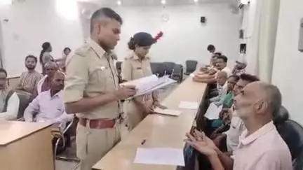 आरा: भोजपुर SP ने जनता दरबार में जन सुनवाई की, परिवादियों की शिकायतों के निस्तारण हेतु दिए निर्देश