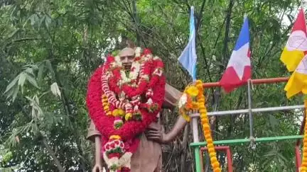 ஓசூர்: காமராசரின் 123 வது பிறந்தநாள் விழா, RV பள்ளி அருகே காமராசர் சிலைக்கு மாலை அணிவித்து அன்னதானம், இனிப்புக்கள் வழங்கிய தவெகவினர்