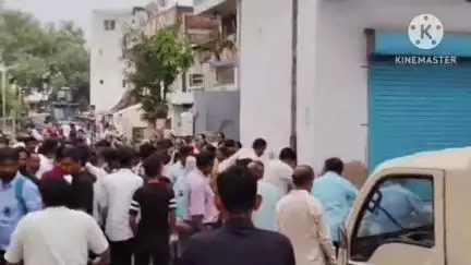 અમદાવાદ શહેર: અમદાવાદ મોટેરા સ્ટેડિયમ નજીક સ્થાનિકો રસ્તા પર ઉતર્યા