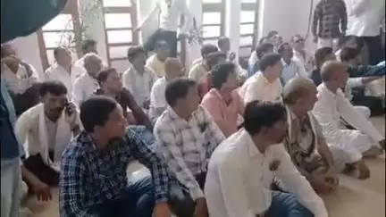 छिंदवाड़ा नगर: खनिज विभाग द्वारा ज़ब्त रेत की चोरी, चौरई विधायक ने कलेक्टर कार्यालय में किया प्रदर्शन
