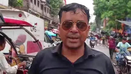 मुंगेर: सामाजिक कार्यकर्ता पप्पी कुमार उर्फ पप्पू यादव का आरोप: नगर निगम प्रशासन ही शहर में करवा रहा अतिक्रमण