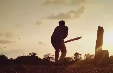हैदराबाद में बॉल ढूंढने गए युवक को 7 साल से बंद मकान में मिला कुछ ऐसा कि उड़ गए होश