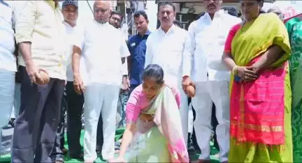 గుంటూరు: పశ్చిమ నియోజకవర్గం అభివృద్ధి ప్రగతి పథంలో దూసుకు వెళుతుంది: స్థానిక ఎమ్మెల్యే గళ్ళ మాధవి