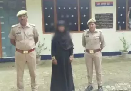 बांसी: खेसरहा थाना पुलिस ने देउरी गांव से मारपीट के मामले में 17 साल बाद वांछित महिला वारंटी को किया गिरफ्तार