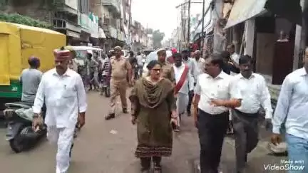 मिर्ज़ापुर: लालड़िगी में अमृत योजना के खोदे गए गड्ढे में बारिश का भरा पानी, नींव धंसने की शिकायत पर डीएम ने लगाई फटकार