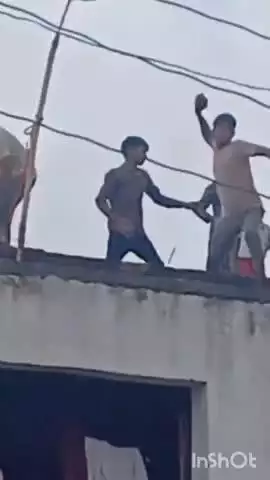 अलीगंज: नदराला में सवारियों को बैठाने को लेकर विवाद, छतों पर चढ़कर पथराव और लाठी-डंडे चले, थाना जसरथपुर का सीयूजी ऑफ