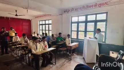 सोलन: एसपी गौरव सिंह ने सुलतानपुर स्कूल का किया दौरा, छात्रों और शिक्षकों के साथ वन टू वन किया संवाद