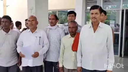 बालाघाट: खैरगांव: आपसी तालाब में अवैध धान की खेती से पानी बहाने पर किसानों ने जताई आपत्ति, प्रशासन से की शिकायत