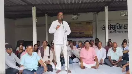 मधेपुरा: संबद्ध डिग्री कॉलेज के शिक्षक और कर्मचारियों ने अपनी मांगों को लेकर बीएन मंडल विश्वविद्यालय में दिया एक दिवसीय धरना