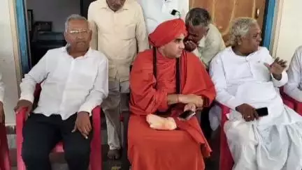 ಹುನಗುಂದ: ಪಂಚಮಸಾಲಿ ಪೀಠಕ್ಕೆ ಬೀಗ ಜಡಿದ ವಿಚಾರ, ಪಟ್ಟಣದಲ್ಲಿ ಶ್ರೀ ಬಸವಜಯ ಮೃತ್ಯುಂಜಯ ಸ್ವಾಮೀಜಿ ಸಭೆ