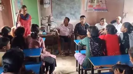 चानन: चानन प्रखंड के कमियांपुर महादलित टोला में सखी वार्ता का आयोजन किया गया