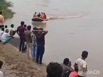 श्योपुर: सौंईकलां गांव में सीप नदी में डूबी 3 बालिकाएँ; ग्रामीणों ने 2 की बचाई जान, एक अन्य की तलाश जारी