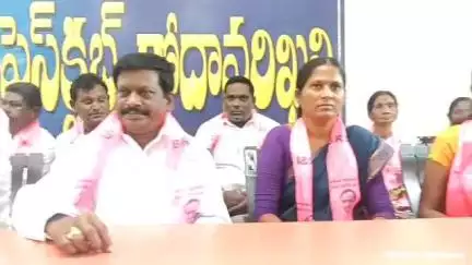 రామగుండం: మాజీ మంత్రి జగదీశ్వర్ రెడ్డి పై కాంగ్రెస్ నాయకుల వ్యాఖ్యలను ఖండించిన BRS సమన్వయ కమిటీ సభ్యులు నీరటి శ్రీనివాస్