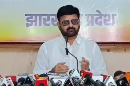 कांके: हरमू स्थित बीजेपी प्रदेश कार्यालय में बीजेपी प्रवक्ता ने कई आयोगों में पद खाली रहने पर उठाए सवाल