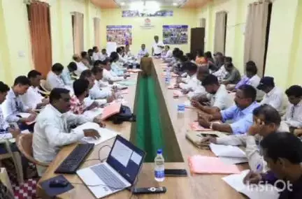 झाबुआ: झाबुआ में निर्वाचन कार्य सुचारू रूप से करने के लिए बीएलओ को दिया गया प्रशिक्षण
