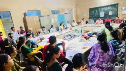 लालबर्रा: निरीक्षण में गैरहाजिर पाई गईं चिचगांव हाईस्कूल की दो शिक्षिकाओं को कारण बताओ नोटिस जारी