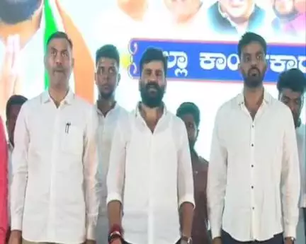 ಬಳ್ಳಾರಿ: ರಾಜ್ಯದಲ್ಲಿಕಾಂಗ್ರೆಸ್ ಪ್ರಭಲವಾಗಿರುವುದರಿಂದ ಬಿಜೆಪಿ ಒಡೆದ ಮನೆಯಾಗಿದೆ ನಗರದಲ್ಲಿ ರಾಜ್ಯ ಯುವ ಕಾಂಗ್ರೆಸ್ ಅಧ್ಯಕ್ಷ ಮಂಜುನಾಥಗೌಡ