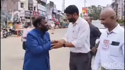 కొత్తగూడెం: కొత్తగూడెం రైల్వే స్టేషన్ వద్ద ఉచిత బ్లడ్ గ్రూప్ పరీక్షా నిర్దారణ కేంద్రం ఏర్పాటు పాల్గొన్న: జిల్లా కలెక్టర్