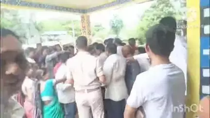ଧର୍ମଗଡ: ପଣ୍ଡିଗାଁ ଠାରେ ଯୁବକଙ୍କୁ ଯୁବତୀଙ୍କ ମାଡ଼ ଭିଡିଓ ଭାଇରାଲ କଲମପୁର ଥାନାରେ ଧର୍ମଗଡ SDPO ଙ୍କ ତଦନ୍ତ