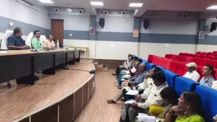 వెంకటాపురం: ఇందిర ఇళ్లకు ఉచితంగా ఇసుకను అందజేయాలి : జిల్లా కలెక్టర్ దివాకర టిఎస్