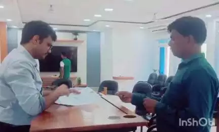 लातेहार: समाहरणालय में जन शिकायत निवारण का आयोजन, उपायुक्त ने सुनी ग्रामीणों की समस्याएं