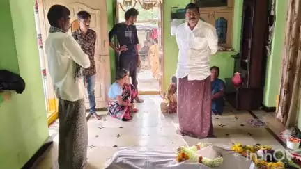 ఆలూరు: చిప్పగిరి లో పార్థివ దేహానికి నివాళి అర్పించిన ఎమ్మెల్యే విరుపాక్షి