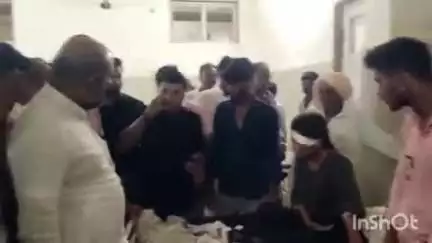 शाजापुर: तराना विधायक महेश परमार जिला अस्पताल पहुंचे, नैनावद दुर्घटना में घायलों का जाना हाल