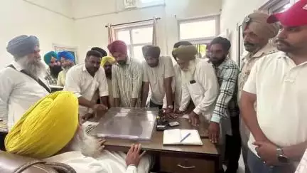 ਲੰਬੀ ਵਿਖੇ ਕੈਬਨਿਟ ਮੰਤਰੀ ਗੁਰਮੀਤ ਸਿੰਘ ਖੁੱਡੀਆਂ ਨੇ ਲੋਕਾਂ ਦੀਆਂ ਸੁਣੀਆਂ ਮੁਸ਼ਕਿਲਾਂ
