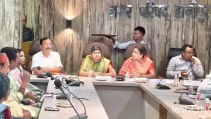 हाजीपुर: हाजीपुर नगर परिषद के सभागार में बोर्ड की बैठक, विकास योजनाओं को मिली स्वीकृति