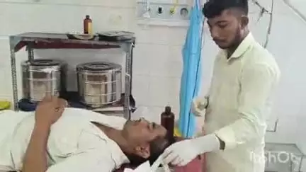 भभुआ: पाली गांव में आपसी विवाद के चलते एक व्यक्ति को मारपीट कर किया घायल, सदर में इलाज जारी