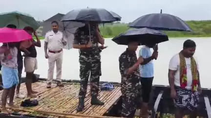 জলঙ্গি: দুই বন্ধু পদ্মাতে নৌকায় পারাপার করতে গিয়ে নৌকার দড়িতে বেঁধে জলে পড়ে মৃত্যু হল এক বন্ধুর  জলঙ্গিতে