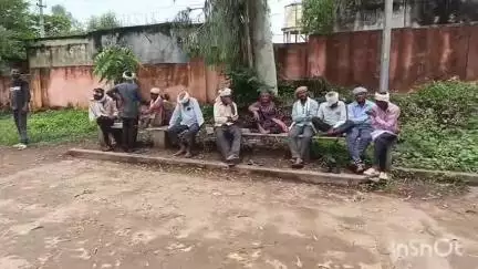डूंगरपुर: तेज रफ्तार बोलेरो ने बाइक सवार दंपत्ति को मारी टक्कर, महिला की हुई मौत, पीएम के बाद शव परिजनों को सुपुर्द