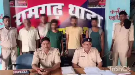 रामगढ़: थाना क्षेत्र से पुलिस ने शराब सेवन मामले में 4 आरोपियों को गिरफ्तार कर न्यायिक हिरासत में भेजा