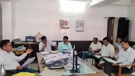 पौड़ी: दैवीय आपदा में क्षतिग्रस्त सरकारी परिसंपत्तियों के मूल्यांकन के लिए एडीएम ने दिए निर्देश