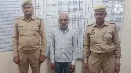 सिरसागंज: थाना अरांव क्षेत्र में घिरोर वाईपास से पुलिस टीम ने 16 पौवे देशी शराब के साथ एक अभियुक्त को किया गिरफ्तार, भेजा जेल