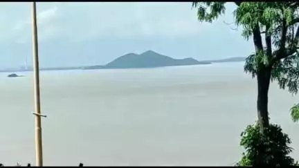 ସମ୍ବଲପୁର ମ୍ୟୁନିସିପାଲଟି: ହୀରାକୁଦ ରୁ 2 ଗୋଟି ଗେଟ୍ ରେ ବନ୍ୟାଜଳ ନିଷ୍କାସନ
