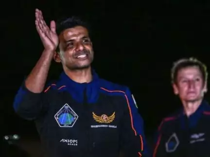 अंतरिक्ष से पृथ्वी पर सकुशल लौटे ग्रुप कैप्टन शुभांशु शुक्ला, वीडियो आया सामने